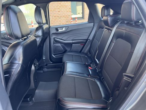 Used 2024 Ford Escape ST-Line w/ Tech Pack #1 AWD/4WD image 16