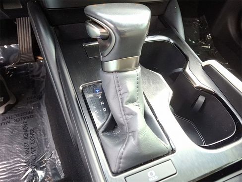 Used 2024 Lexus ES 250 w/ Premium Package image 15