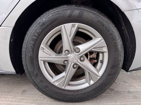 Certified 2023 Hyundai Sonata SE w/ Cargo Package FWD image 23
