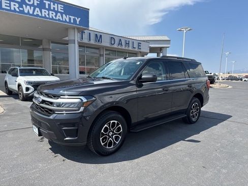 Used 2024 Ford Expedition XLT image 2