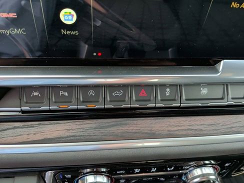 New 2026 GMC Sierra 1500 SLT image 30