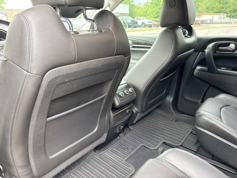 Used 2017 Buick Enclave Leather FWD image 29