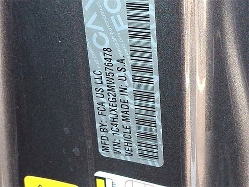 Used 2021 Jeep Wrangler Unlimited Sahara image 28