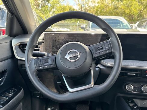 Used 2025 Nissan Kicks SV FWD image 21