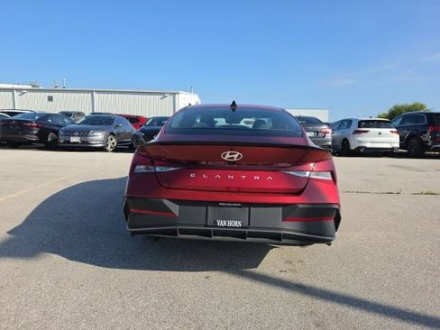 Certified 2025 Hyundai Elantra Sport FWD image 6
