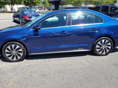 Used 2014 Volkswagen Jetta SEL Premium image 2