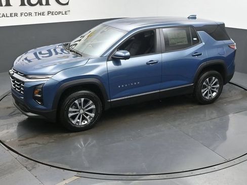 New 2026 Chevrolet Equinox LT w/ Safety and Technology Package FWD image 22
