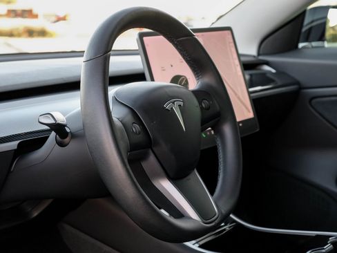Used 2019 Tesla Model 3 Performance image 18