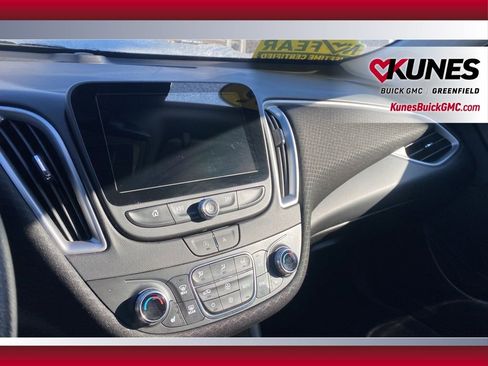 Used 2025 Chevrolet Malibu LT image 30