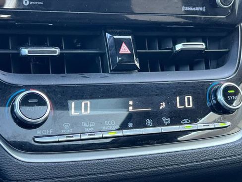 Certified 2022 Toyota Corolla Cross XLE w/ Convenience Package image 22