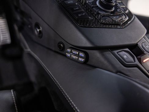 Used 2019 Lamborghini Aventador S image 62