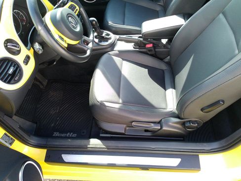 Used 2014 Volkswagen Beetle 2.5 image 10