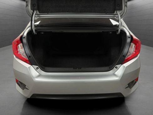 Used 2018 Honda Civic EX image 19