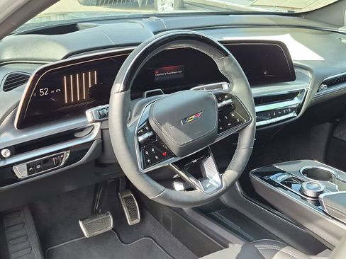 Used 2026 Cadillac Lyriq V AWD/4WD image 2