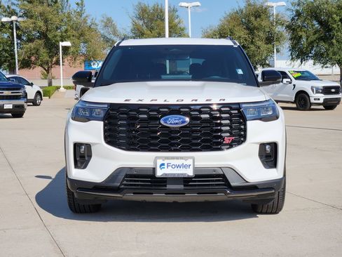 Used 2025 Ford Explorer ST w/ Sun And Sound Package AWD/4WD image 2
