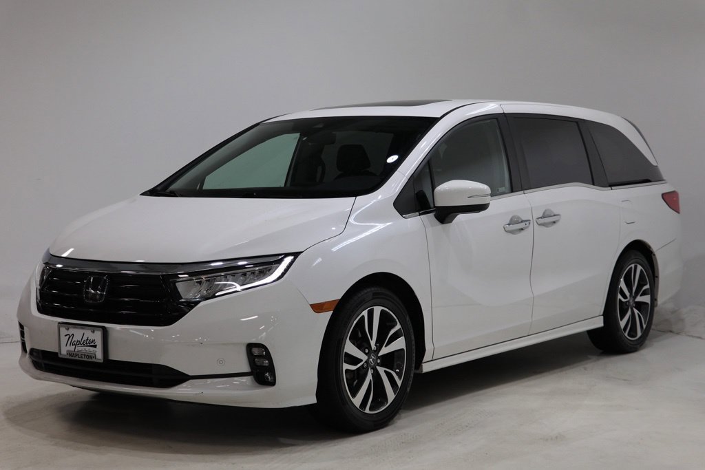 Used 2024 Honda Odyssey Touring image 3