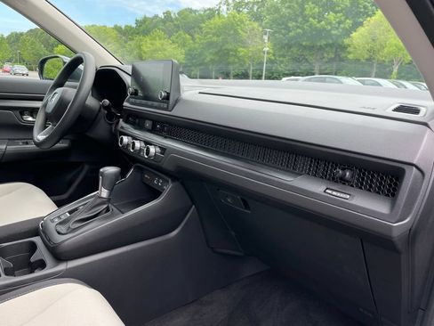 Certified 2025 Honda CR-V EX image 33