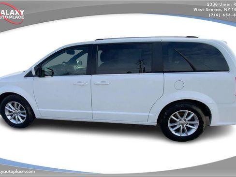 Used 2019 Dodge Grand Caravan SXT image 8