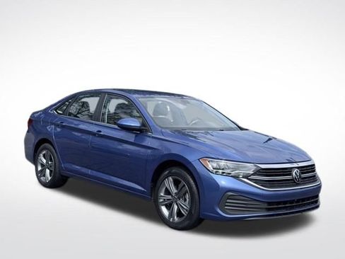 Used 2024 Volkswagen Jetta SE FWD image 4
