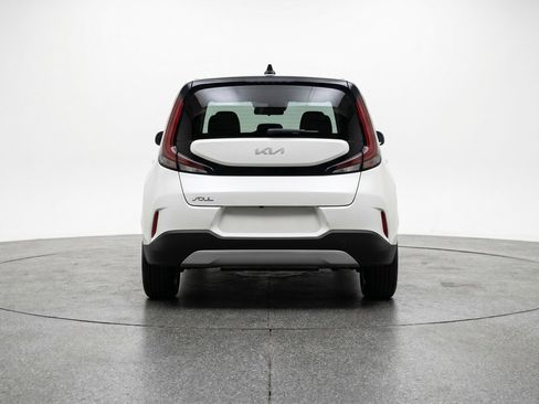 Used 2025 Kia Soul LX w/ LX Technology Package FWD image 7