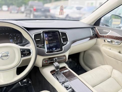Used 2016 Volvo XC90 T6 Momentum AWD/4WD image 25