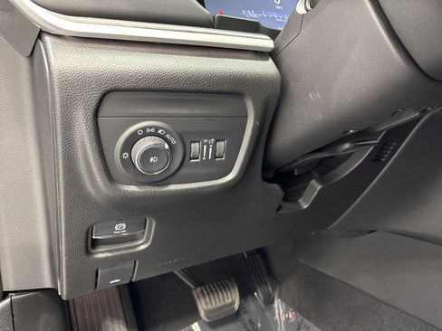 Used 2023 Jeep Grand Cherokee Limited w/ Trailer Tow Package image 23