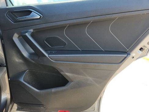 Used 2023 Volkswagen Tiguan SE R-Line FWD image 18
