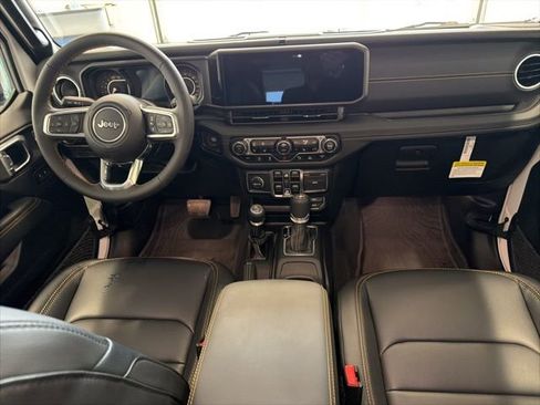 Used 2024 Jeep Wrangler Unlimited Sahara w/ Technology Group AWD/4WD image 20