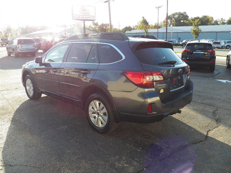 Used 2015 Subaru Outback 2.5i Premium AWD/4WD image 3