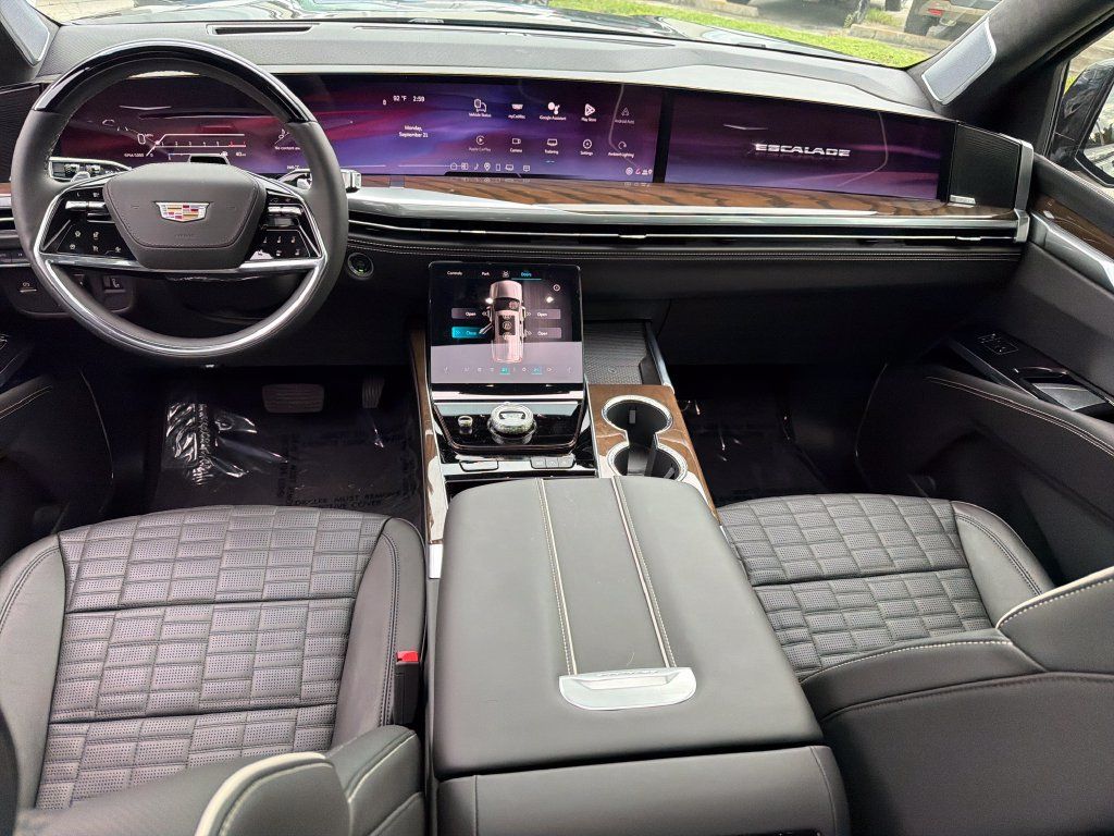 Used 2026 Cadillac Escalade Platinum Sport w/ LPO, ONYX Package AWD/4WD image 14