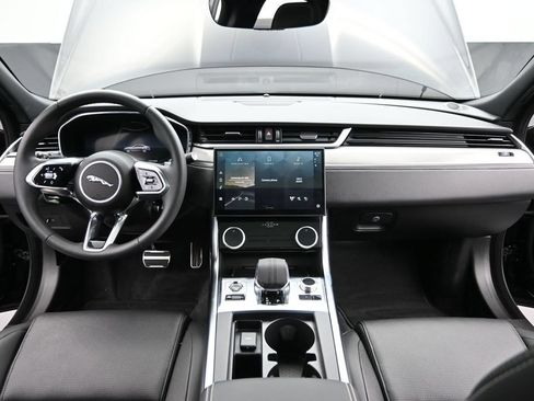 Certified 2024 Jaguar XF R-Dynamic SE AWD/4WD image 19