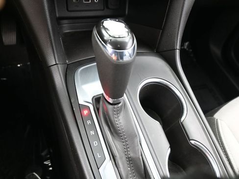 Used 2019 Chevrolet Equinox LS FWD image 21