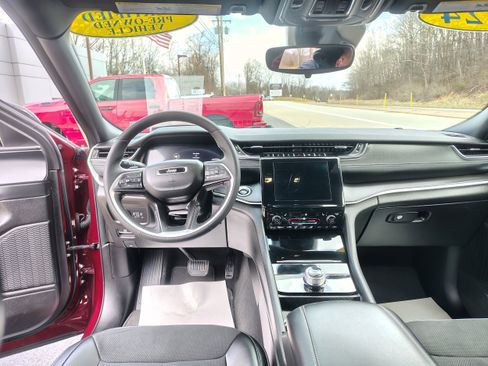 Certified 2024 Jeep Grand Cherokee L Altitude image 26