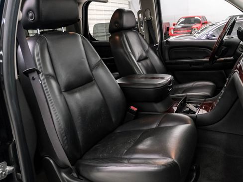 Used 2008 Cadillac Escalade AWD image 34