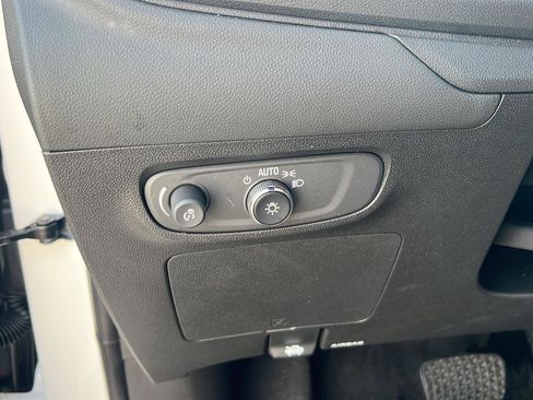 Used 2025 Buick Encore GX Preferred FWD image 19