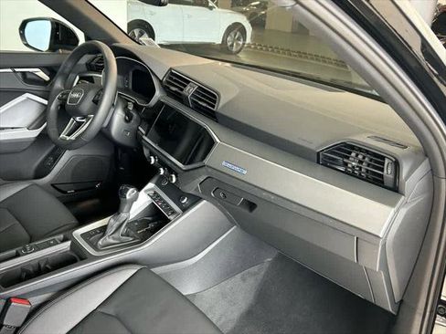 Certified 2025 Audi Q3 2.0T Premium Plus w/ Premium Plus Package image 21