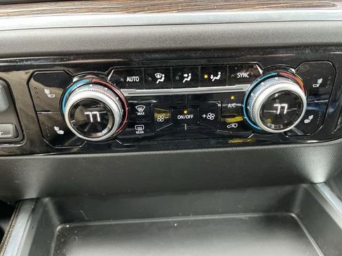 Used 2025 GMC Sierra 1500 Elevation image 18