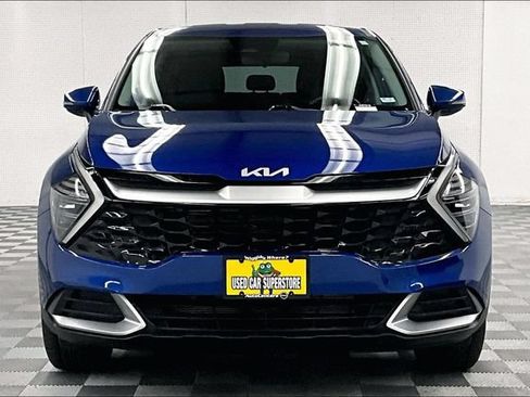 Used 2025 Kia Sportage EX FWD image 4