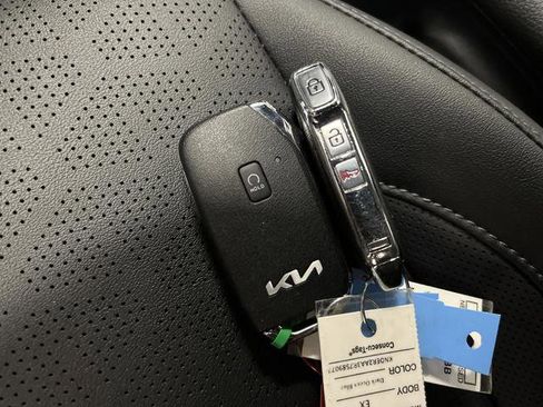 Used 2024 Kia Seltos EX image 25