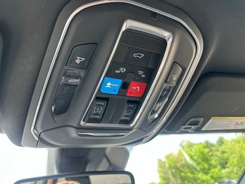 Used 2023 Jeep Grand Cherokee Altitude AWD/4WD image 22