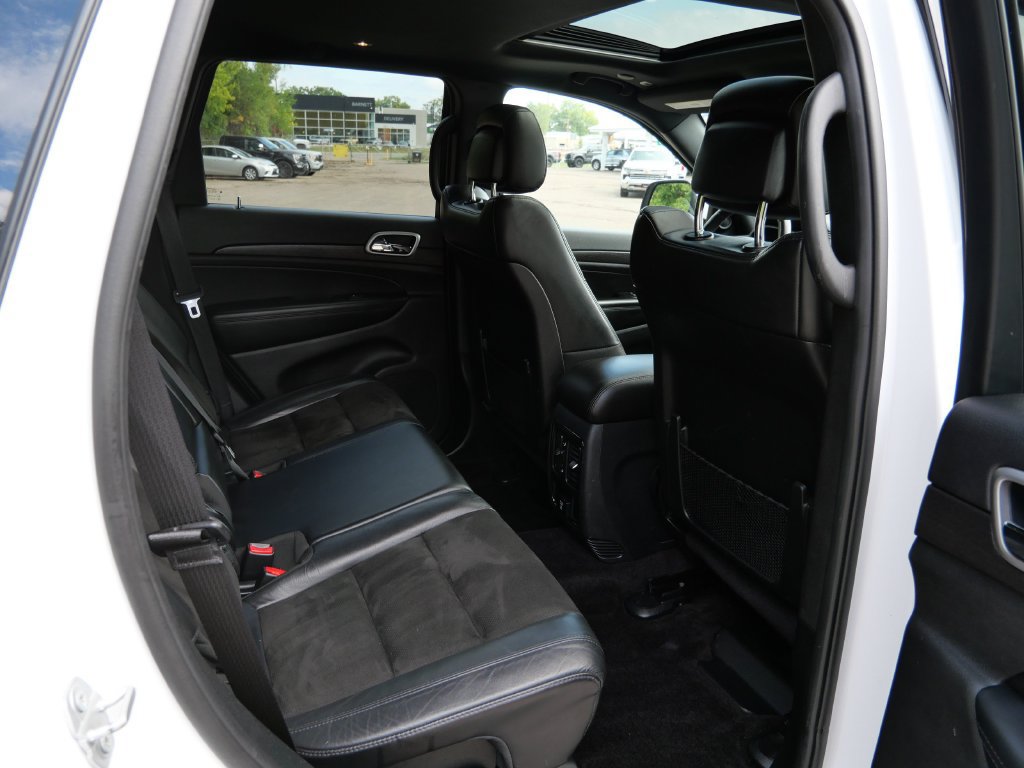 Used 2018 Jeep Grand Cherokee Altitude AWD/4WD image 13