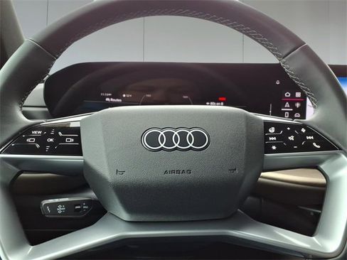 Used 2025 Audi Q5 Premium w/ Convenience Package image 14