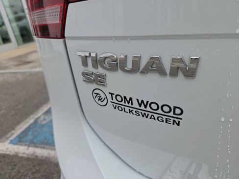 Certified 2021 Volkswagen Tiguan SE FWD image 10