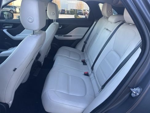 Used 2020 Jaguar F-PACE Prestige image 10