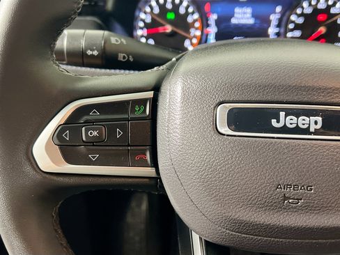 Used 2025 Jeep Compass Latitude w/ Convenience Group AWD/4WD image 18