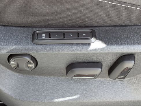 Used 2022 Volkswagen Tiguan SEL R-Line AWD/4WD image 18