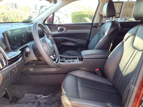 Certified 2025 Kia Sorento S image 9
