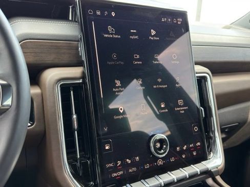 Used 2025 GMC Yukon Denali Ultimate AWD/4WD image 33