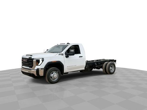 New 2026 GMC Sierra 3500 Pro w/ Convenience Package image 4
