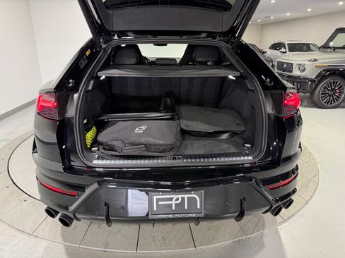 Used 2025 Lamborghini Urus SE AWD/4WD image 19
